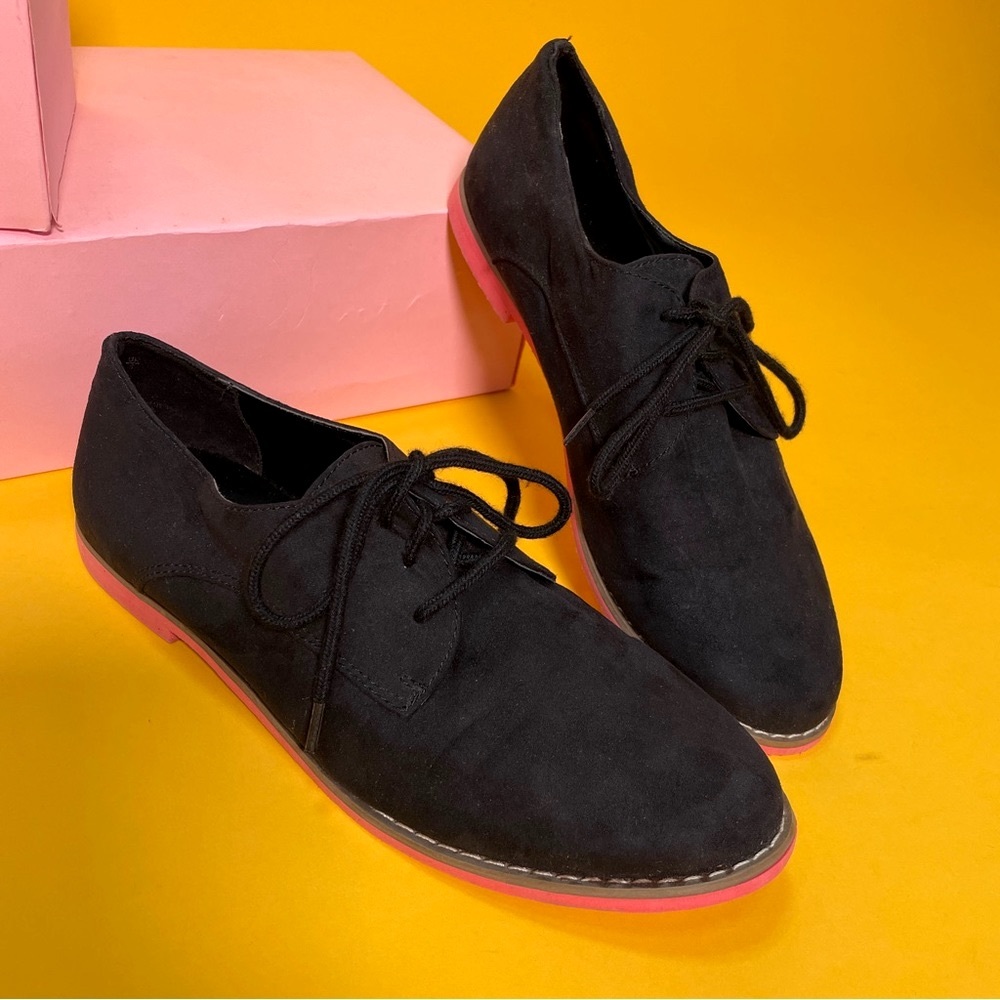 Lightweight Lace-Up Oxfords
